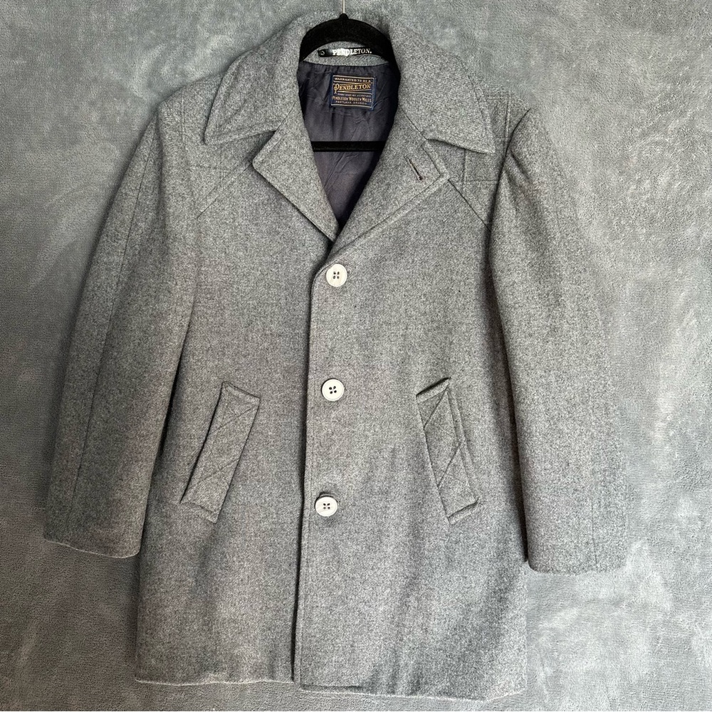 Vintage Pendleton 100% Wool Gray Pea Coat with basket weave detail size XL